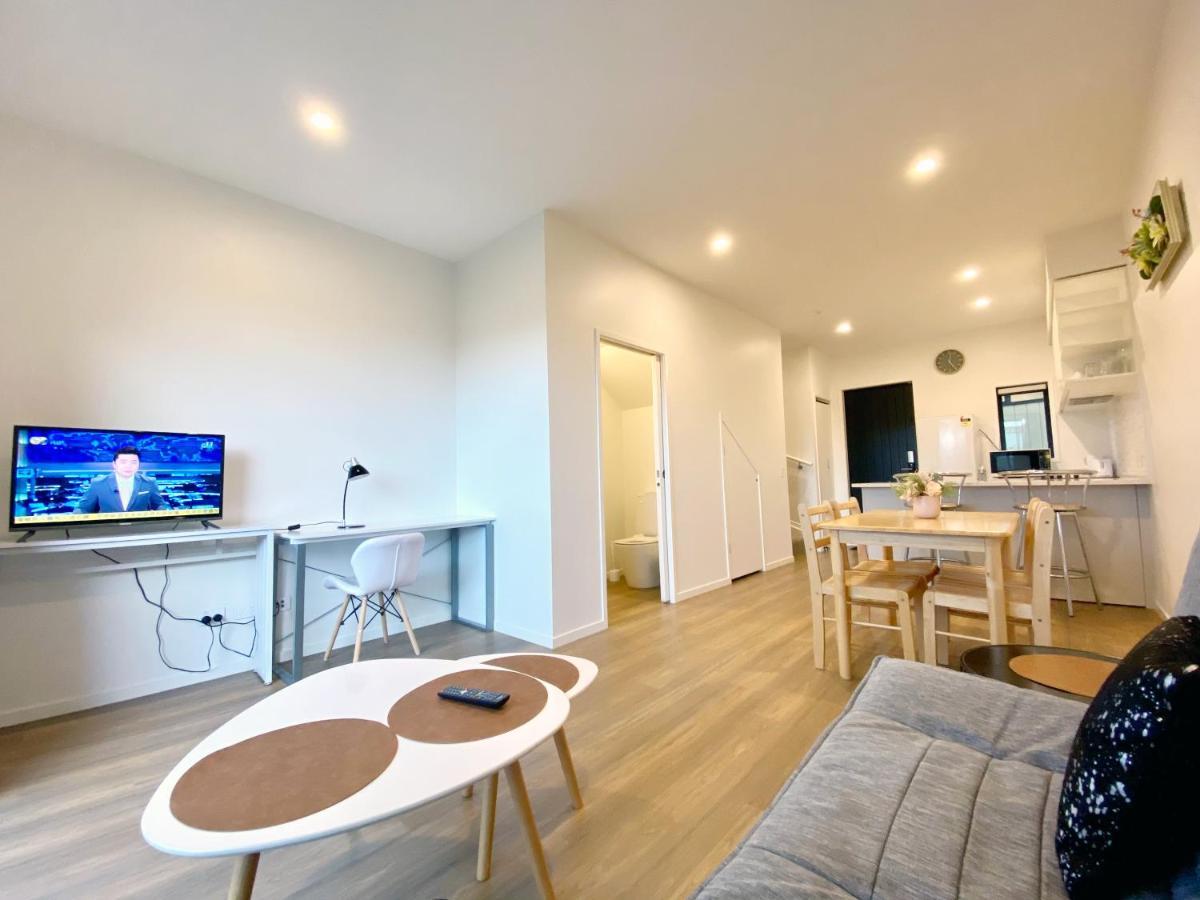 Stunning Townhouse - Walking To Botany Shopping Center Apartment Auckland Exterior photo